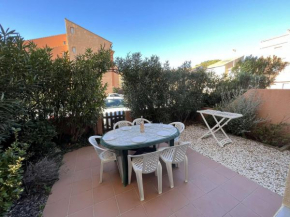 T3 avec Terrasse Spacieuse, Proche Plage, 4 Pers., Parking Inclus - FR-1-701-27